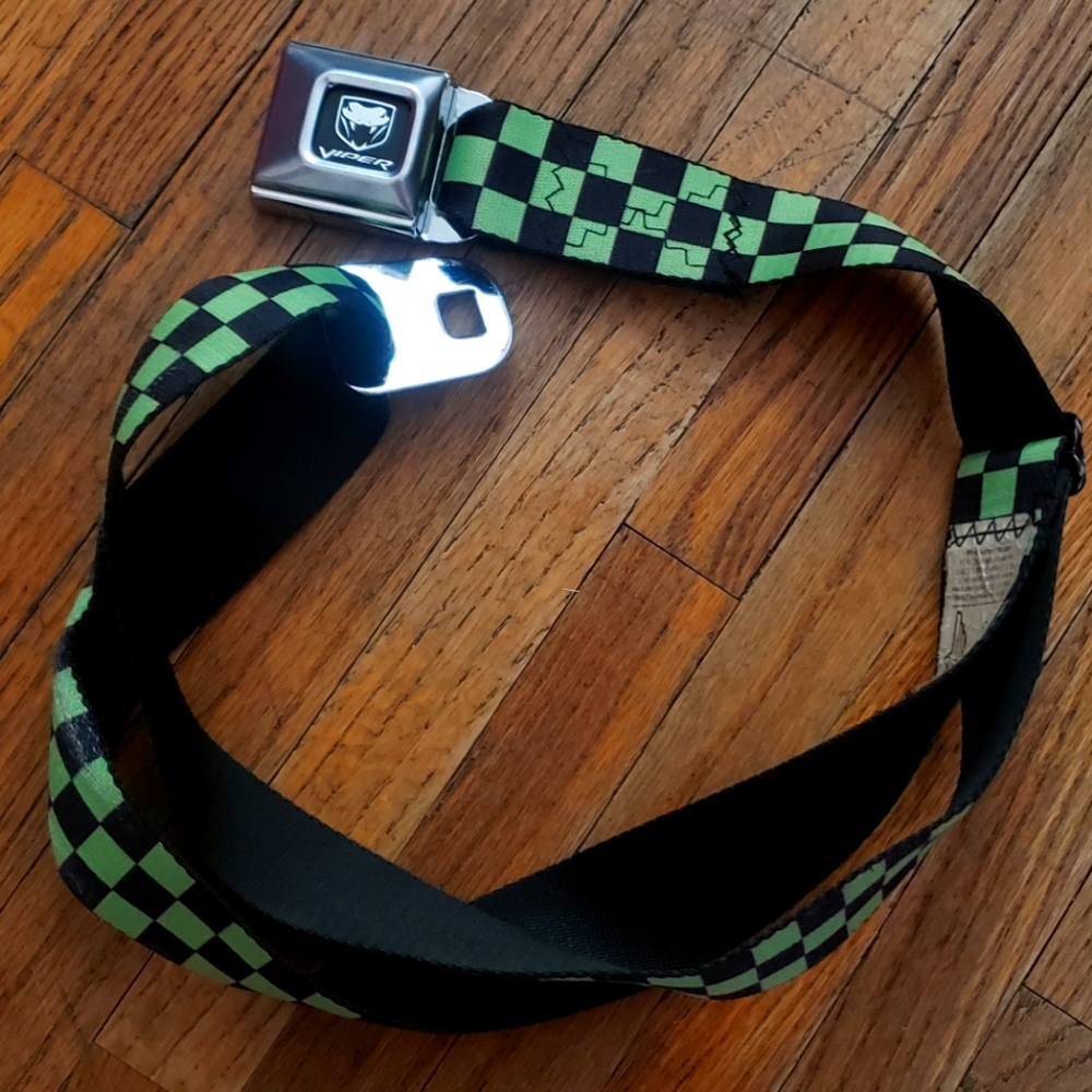 Green/black checkered buckle belt